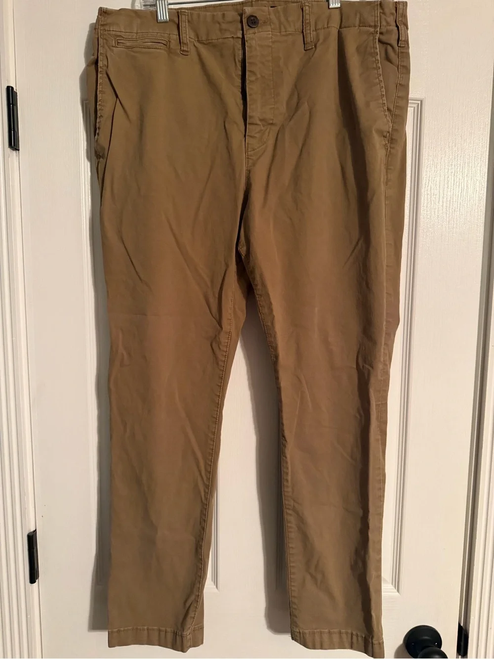 American Eagle Outfitters Men's Tan Chino Pants